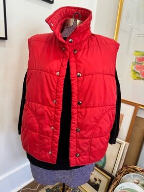 Vintage Red Quilted Puffer Vest - unisex. Sears brand, Sz lg. retro, fall winter